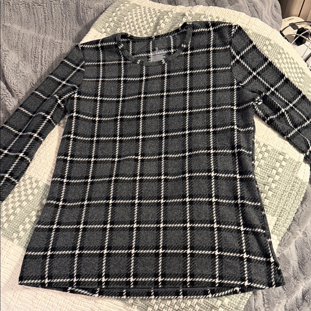 Women’s Cuddl Duds long sleeve